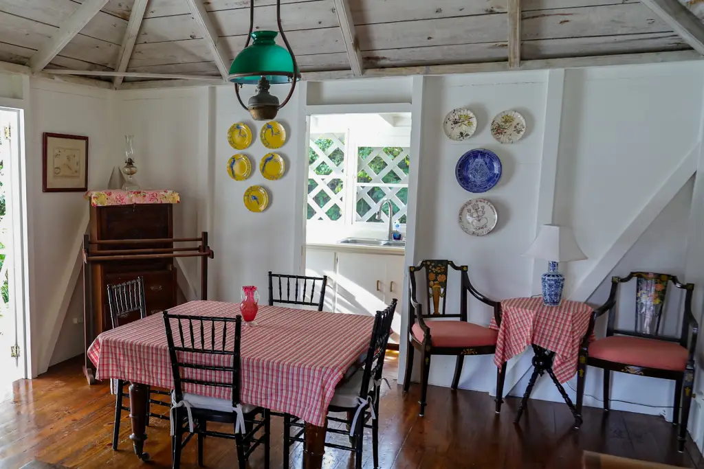cottage-dining-area Nevis villa with private pool